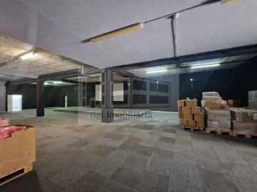 Loja para Arrendamento em Mina de Água