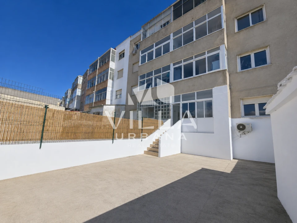 Apartamento T2 para Venda em Amora Foto 16