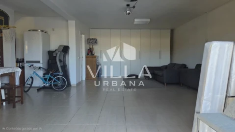 Moradia T4 para Venda em Charneca de Caparica e Sobreda