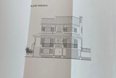 Moradia T4 para Venda em Charneca de Caparica e Sobreda