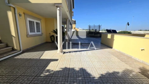 Moradia T4 para Venda em Charneca de Caparica e Sobreda
