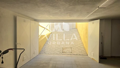 Moradia T4 para Venda em Charneca de Caparica e Sobreda