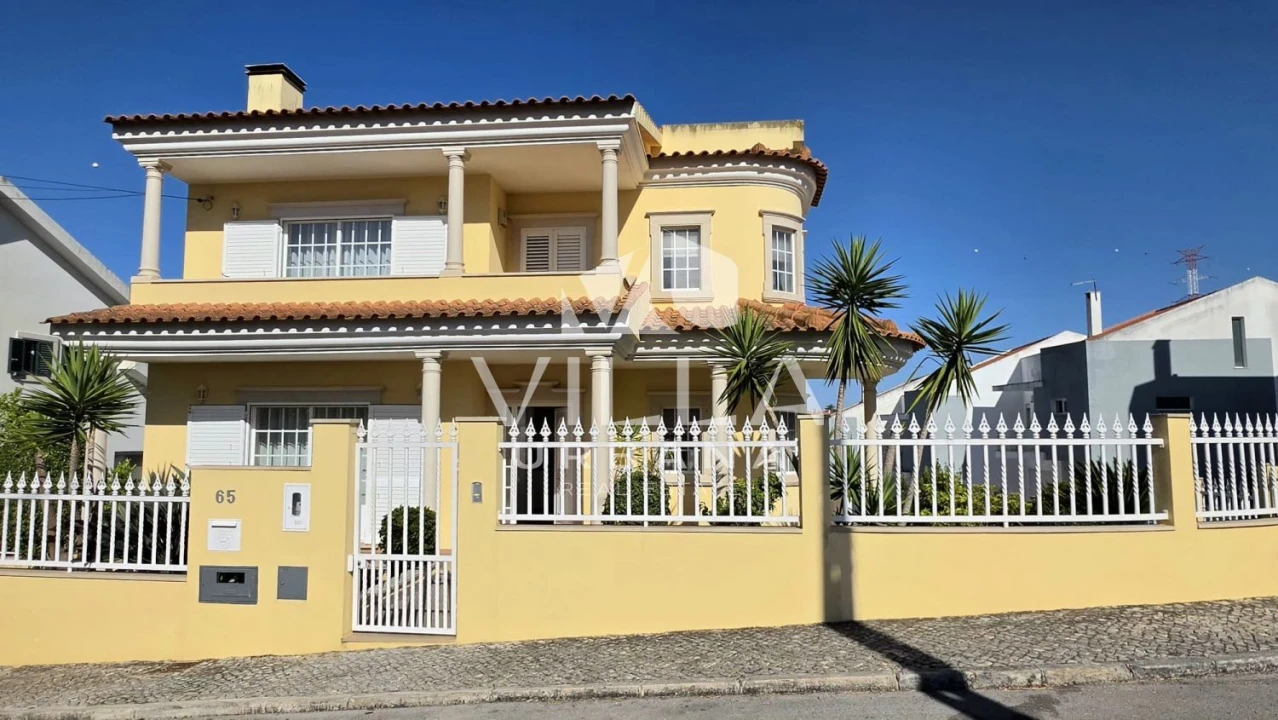 Moradia T4 para Venda em Charneca de Caparica e Sobreda Foto 56
