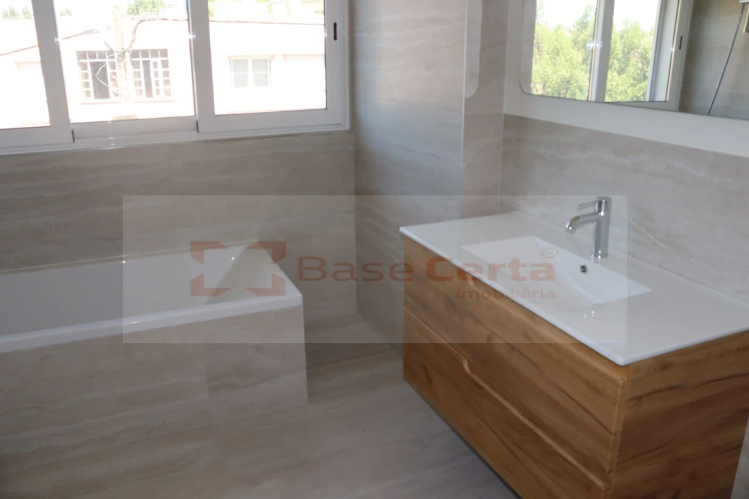 Apartamento T2 para Venda em Santa Clara Foto 25