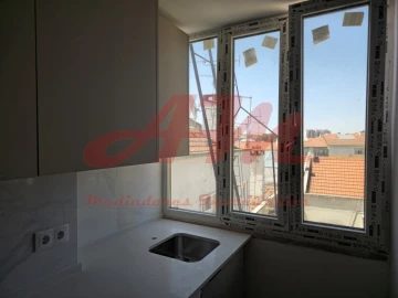 Apartamento T2 para Venda em Falagueira-Venda Nova