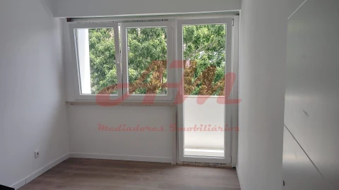 Apartamento T2 para Venda em Falagueira-Venda Nova