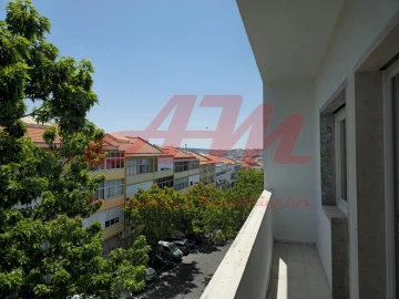Apartamento T2 para Venda em Falagueira-Venda Nova