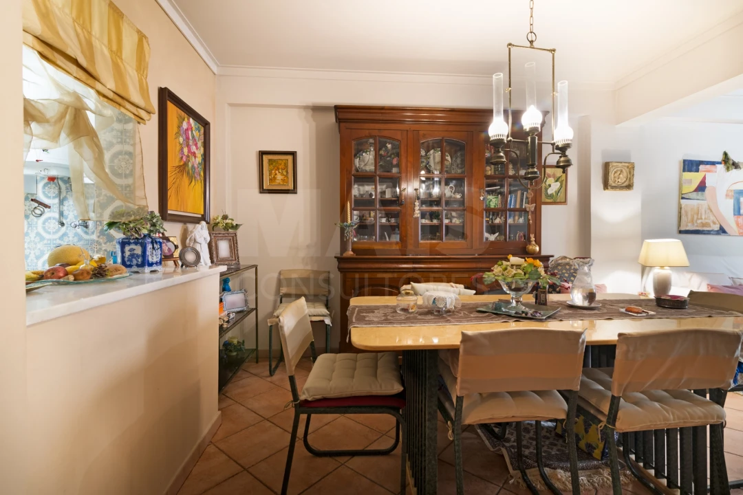 Apartamento T2 para Venda em Algés, Linda-A-Velha e Cruz Quebrada-Dafundo Foto 4