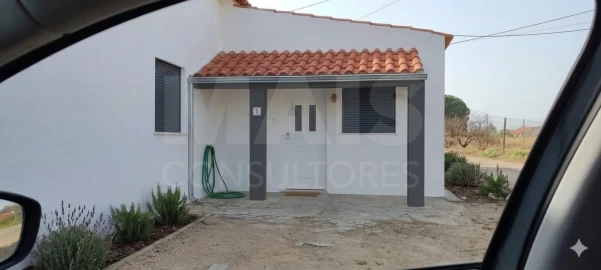 Moradia T3 para Venda em Painho e Figueiros