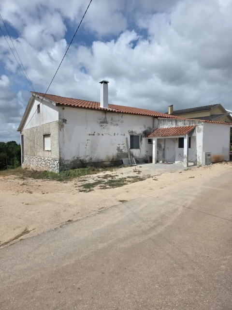 Moradia T3 para Venda em Painho e Figueiros
