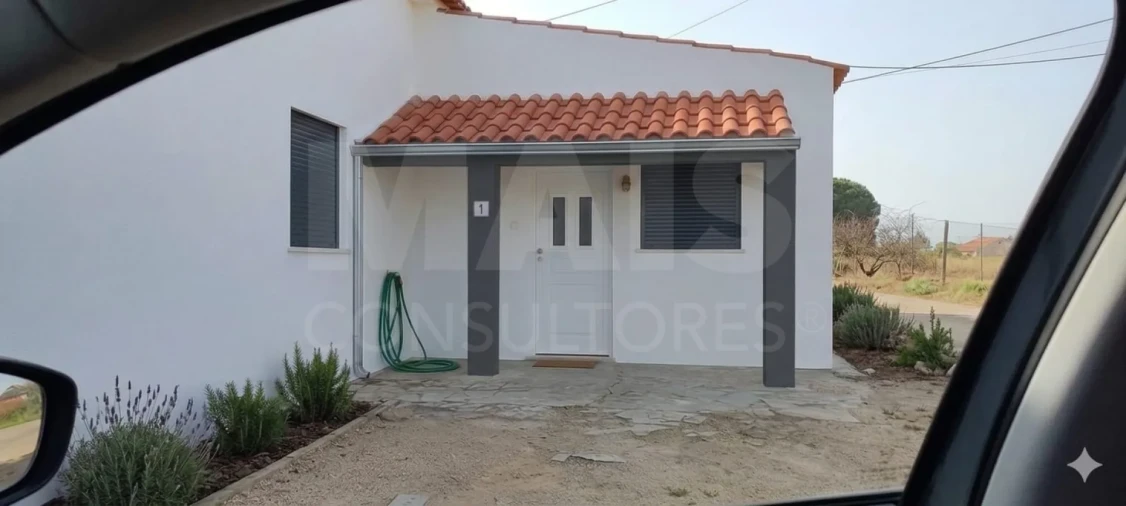 Moradia T3 para Venda em Painho e Figueiros Foto 2