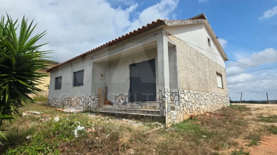 Moradia T3 para Venda em Painho e Figueiros