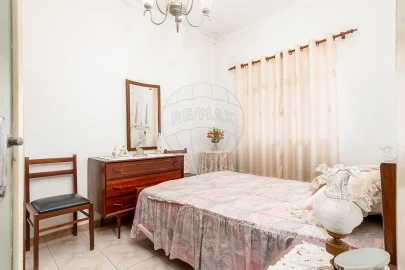 Apartamento T2 para Venda em Baixa da Banheira e Vale da Amoreira