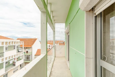Apartamento T2 para Venda em Baixa da Banheira e Vale da Amoreira