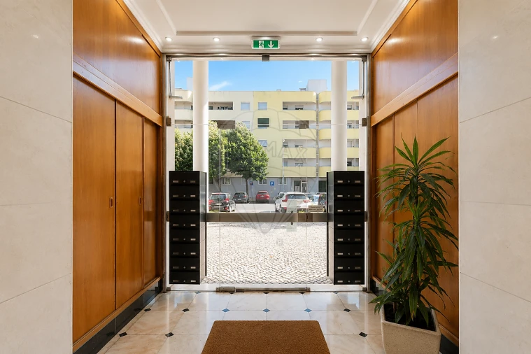 Apartamento T3 para Venda em Odivelas Foto 28