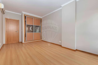Apartamento T2 para Venda em Mina de Água