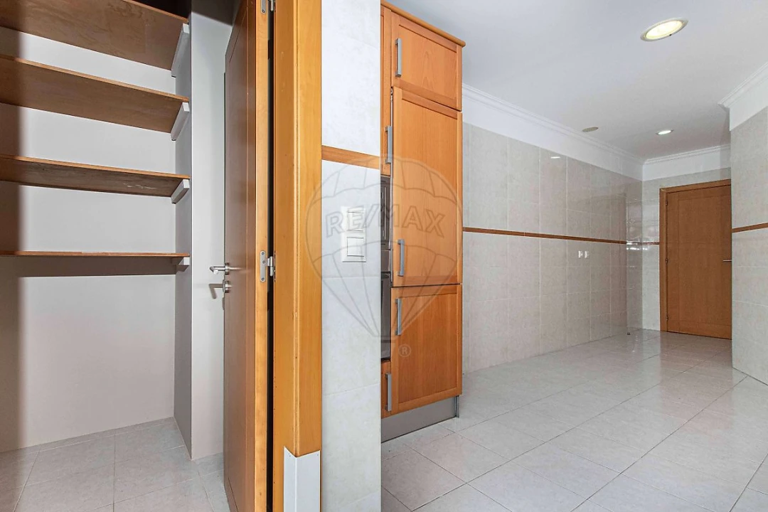 Apartamento T2 para Venda em Mina de Água Foto 9