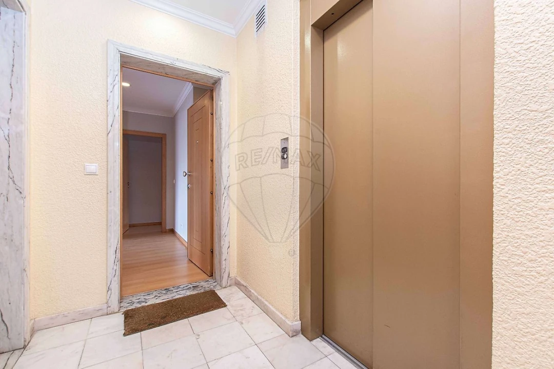Apartamento T2 para Venda em Mina de Água Foto 2