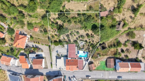 Prédio para Venda em Manteigas (São Pedro)