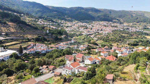 Prédio para Venda em Manteigas (São Pedro)