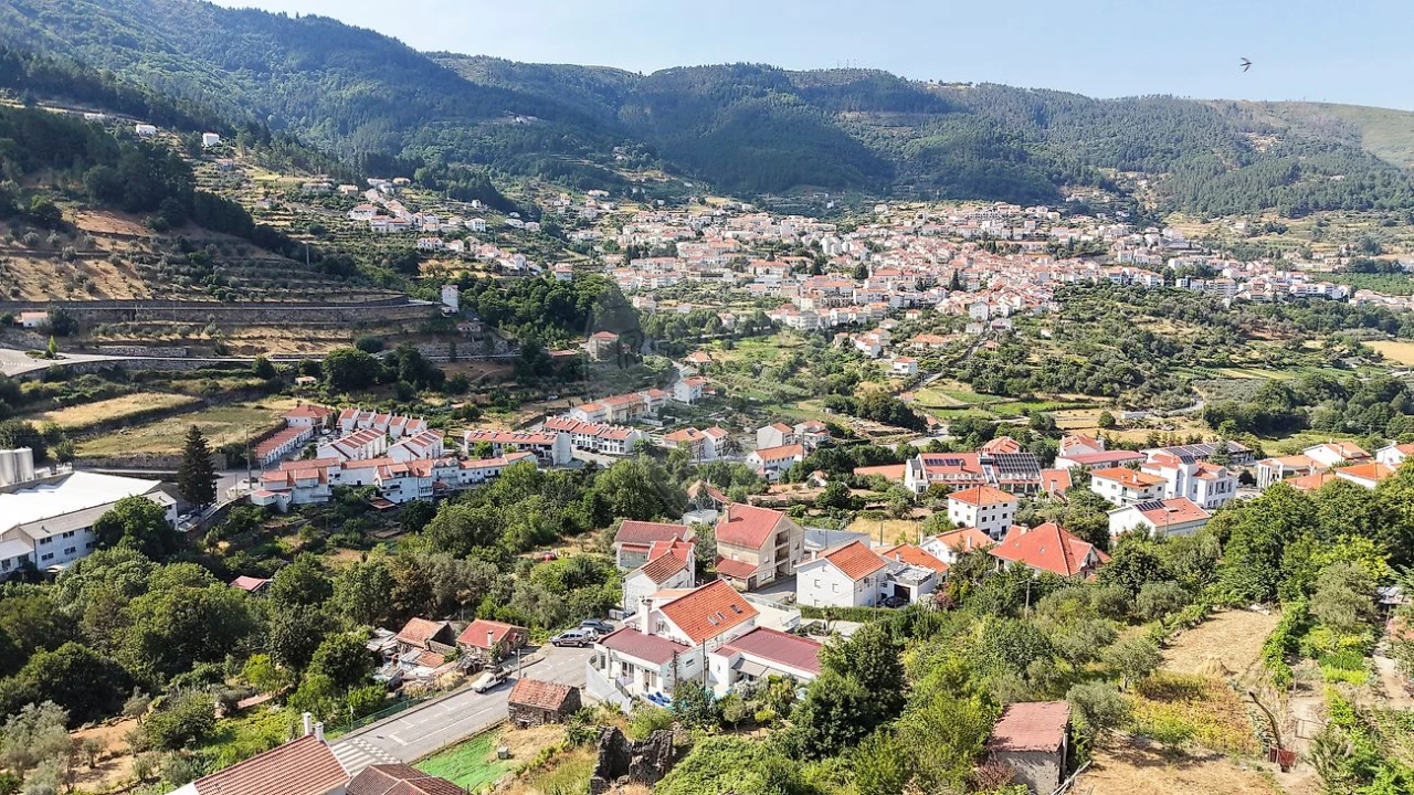 Prédio para Venda em Manteigas (São Pedro) Foto 46