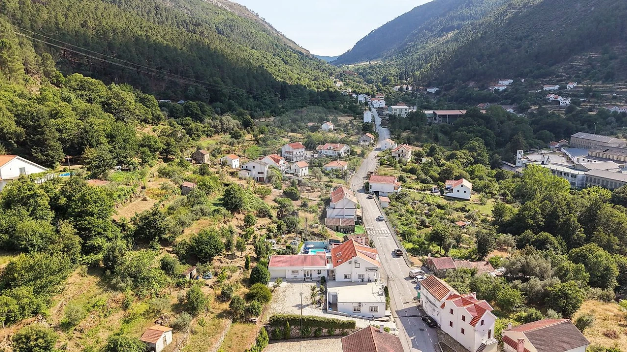 Prédio para Venda em Manteigas (São Pedro) Foto 44