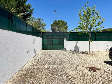 Moradia T3 para Arrendamento em Albufeira e Olhos de Água