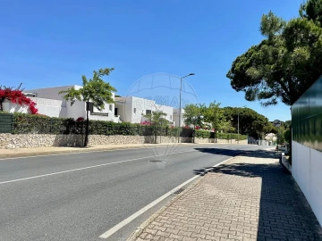 Moradia T3 para Arrendamento em Albufeira e Olhos de Água