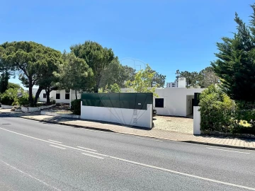 Moradia T3 para Arrendamento em Albufeira e Olhos de Água