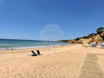 Moradia T3 para Arrendamento em Albufeira e Olhos de Água