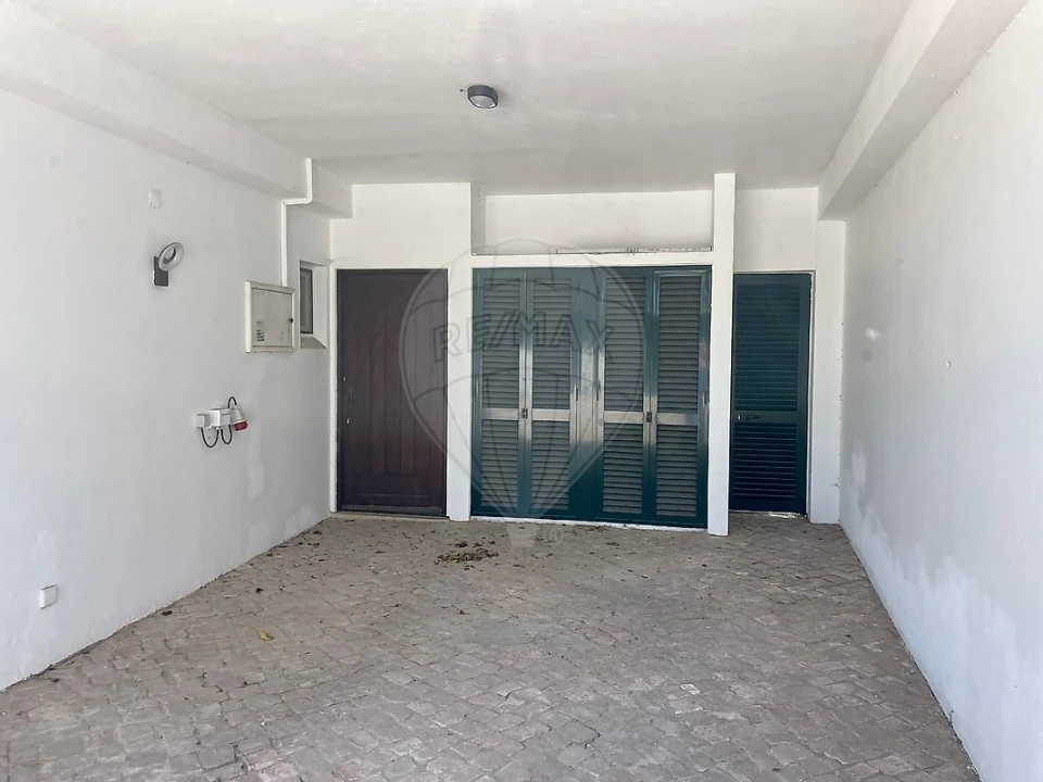 Moradia T3 para Arrendamento em Albufeira e Olhos de Água Foto 1