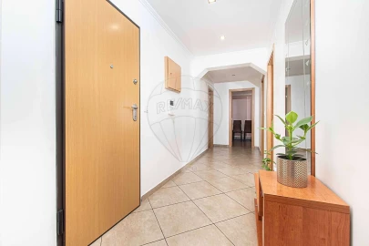 Apartamento T3 para Venda em Vialonga