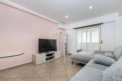 Apartamento T3 para Venda em Vialonga