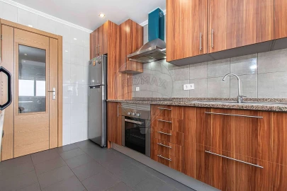 Apartamento T3 para Venda em Vialonga