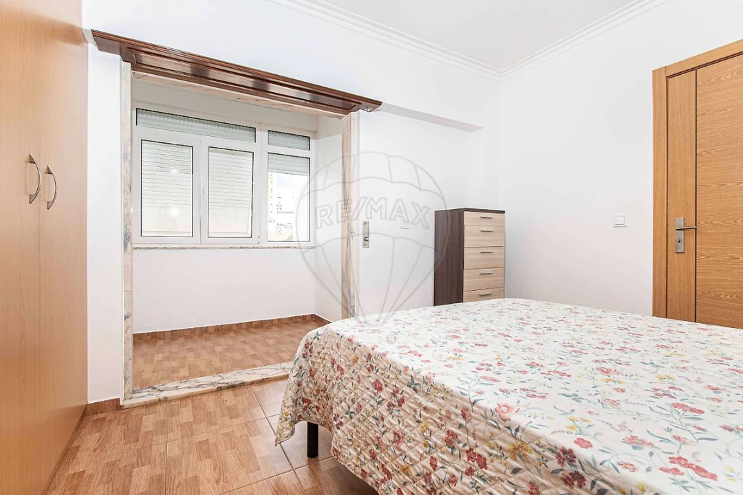 Apartamento T3 para Venda em Vialonga Foto 2