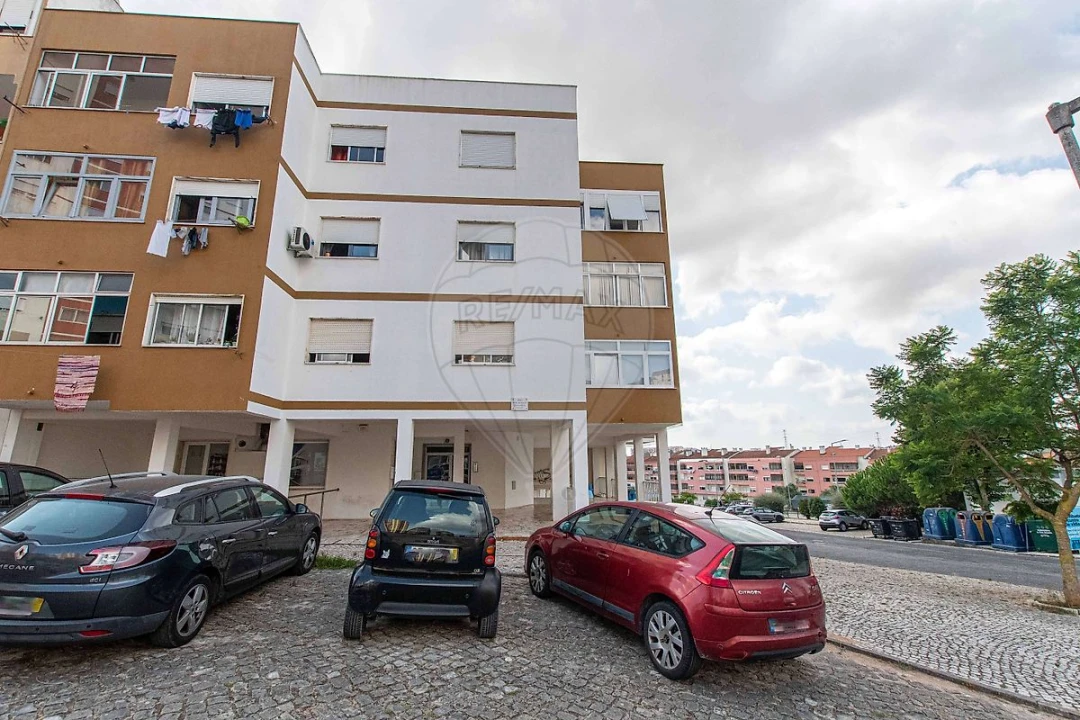 Apartamento T3 para Venda em Vialonga Foto 3