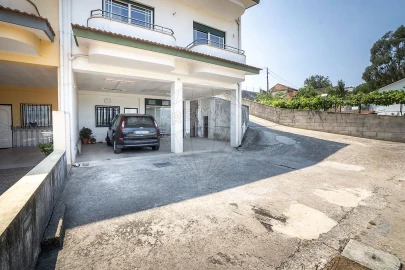 Moradia T3 para Venda em São Pedro de Castelões