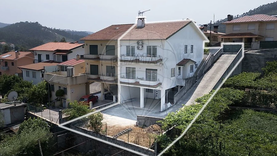 Moradia T3 para Venda em São Pedro de Castelões