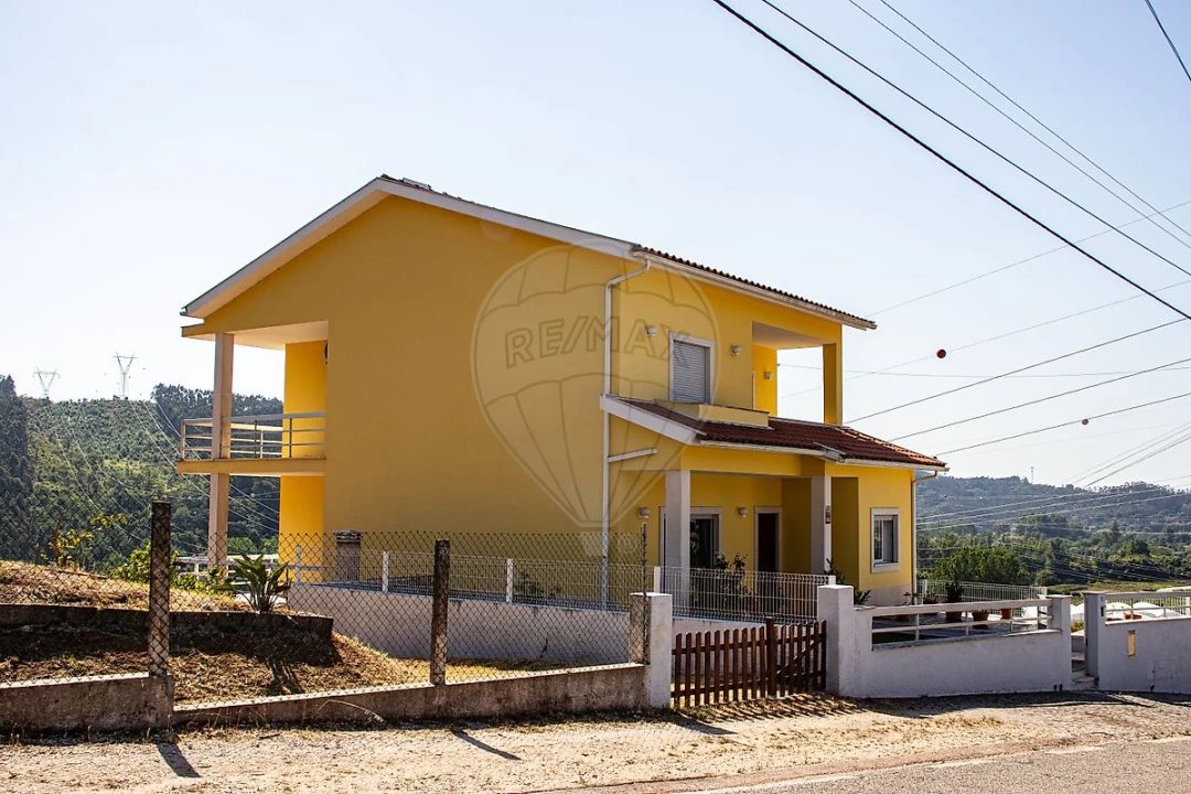 Moradia T3 para Venda em Almalagues Foto 5