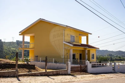 Moradia T3 para Venda em Almalagues