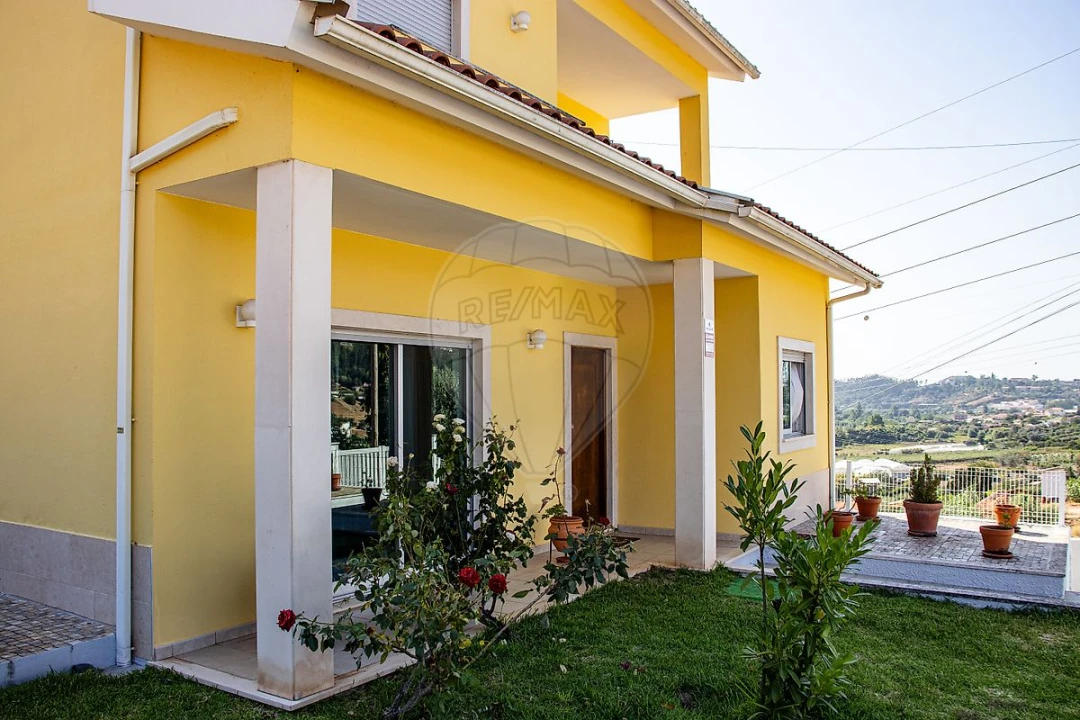 Moradia T3 para Venda em Almalagues Foto 4