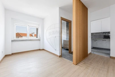 Apartamento T2 para Arrendamento em Moscavide e Portela