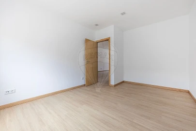 Apartamento T2 para Arrendamento em Moscavide e Portela