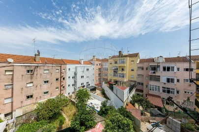 Apartamento T2 para Arrendamento em Moscavide e Portela