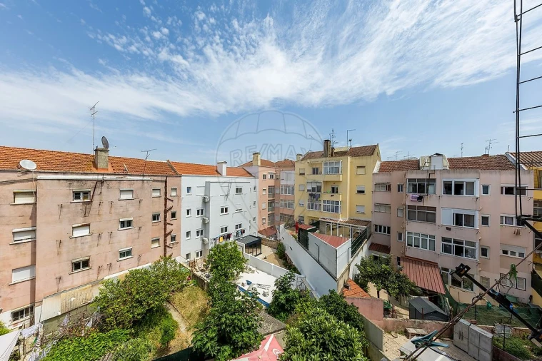 Apartamento T2 para Arrendamento em Moscavide e Portela Foto 14