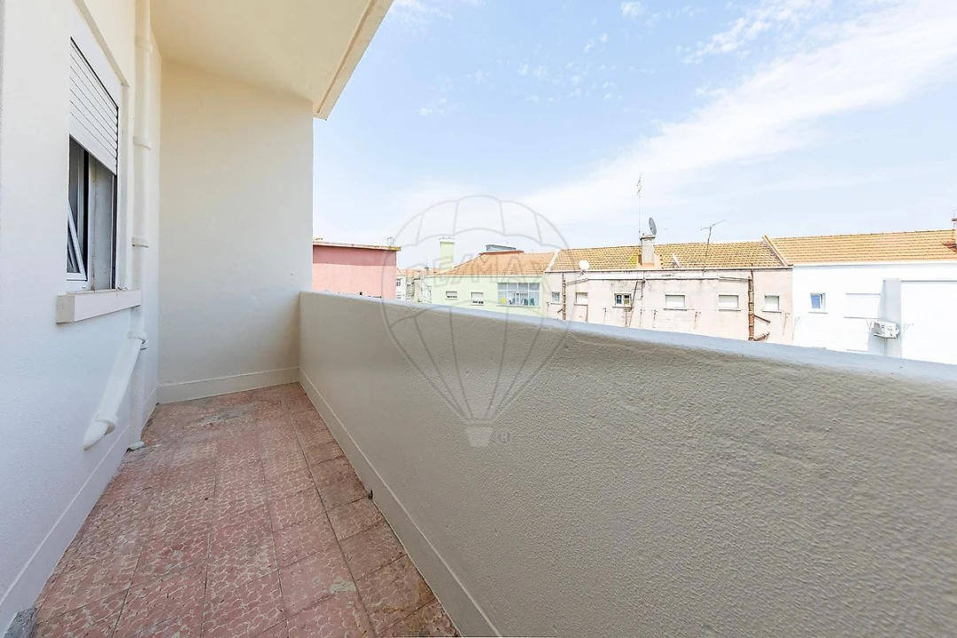 Apartamento T2 para Arrendamento em Moscavide e Portela Foto 15