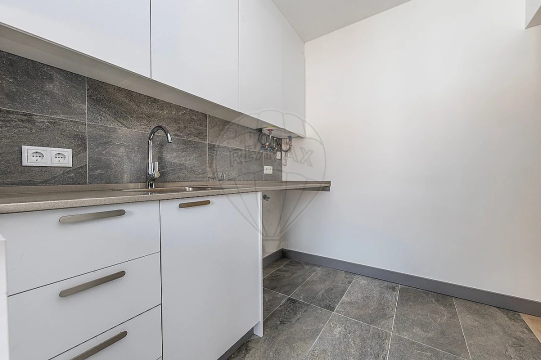 Apartamento T2 para Arrendamento em Moscavide e Portela Foto 5