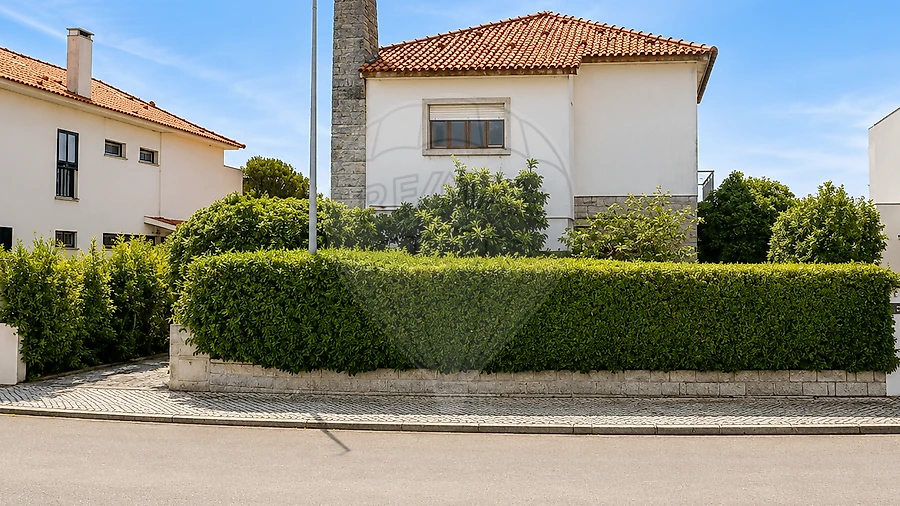 Moradia T3 para Arrendamento em Carcavelos e Parede