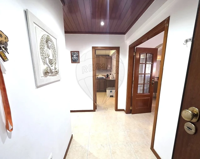 Apartamento T2 para Venda em Palmela Foto 8