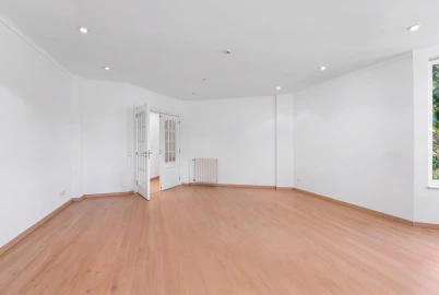 Moradia T5 para Venda em Oeiras e São Julião da Barra, Paço de Arcos e Caxias